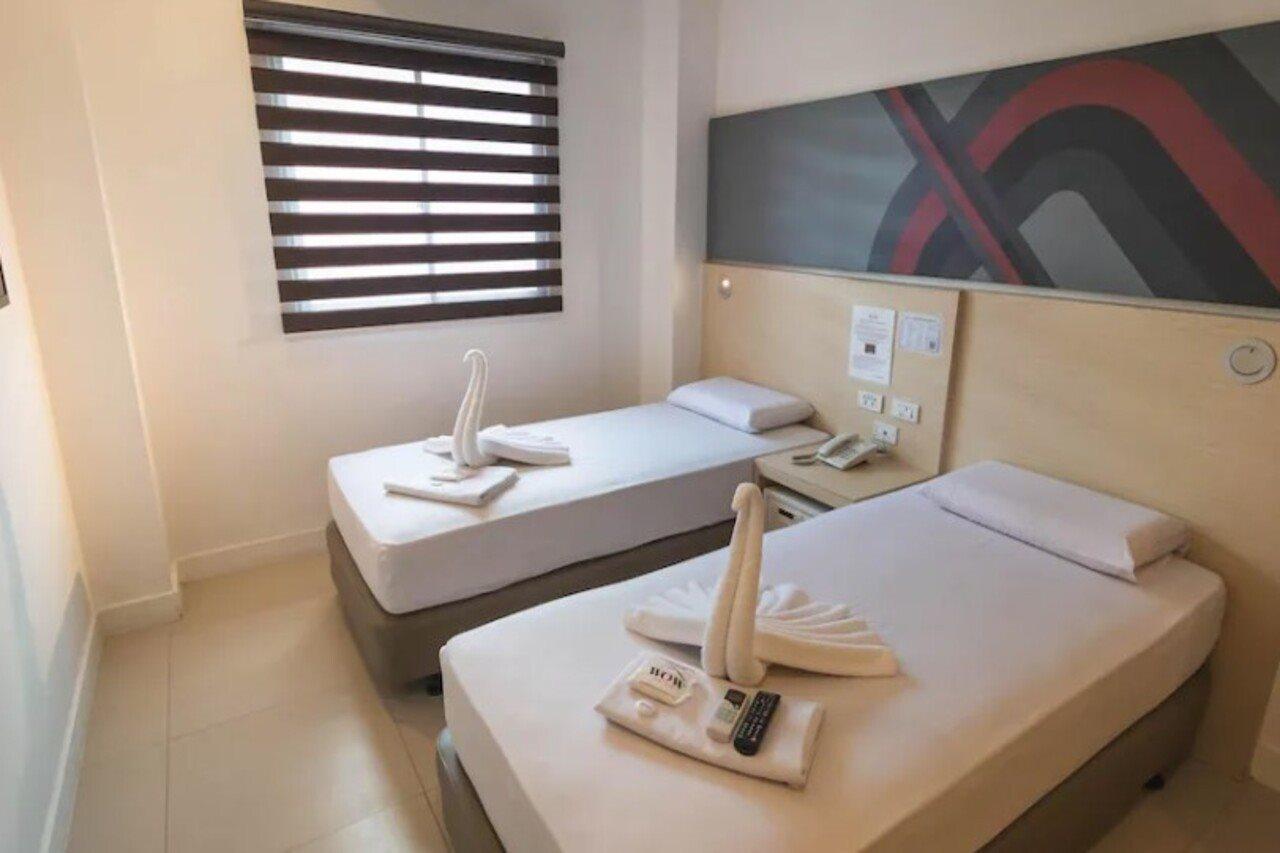 Go Hotels Cubao Bandar Quezon Luaran gambar
